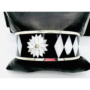 Alpaca Silver abalone, mother of pearl and onyx inlay star, diamond shape cuff